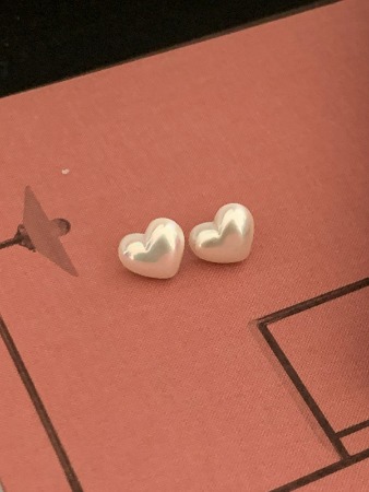 heart pearl earring (1color) 은침