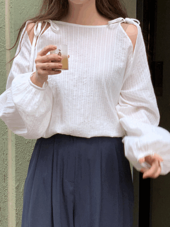 kimo shoulder string blouse (2color) 주문폭주!